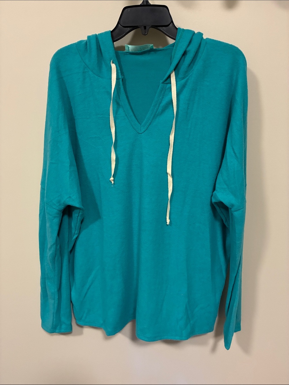 NWOT Filly Flair long sleeve top medium